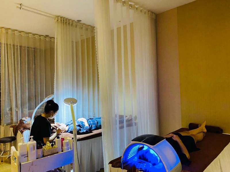 Hình 8: IN Spa được trang bị nhiều máy móc hiện đại Hình 8: IN Spa được trang bị nhiều máy móc hiện đại