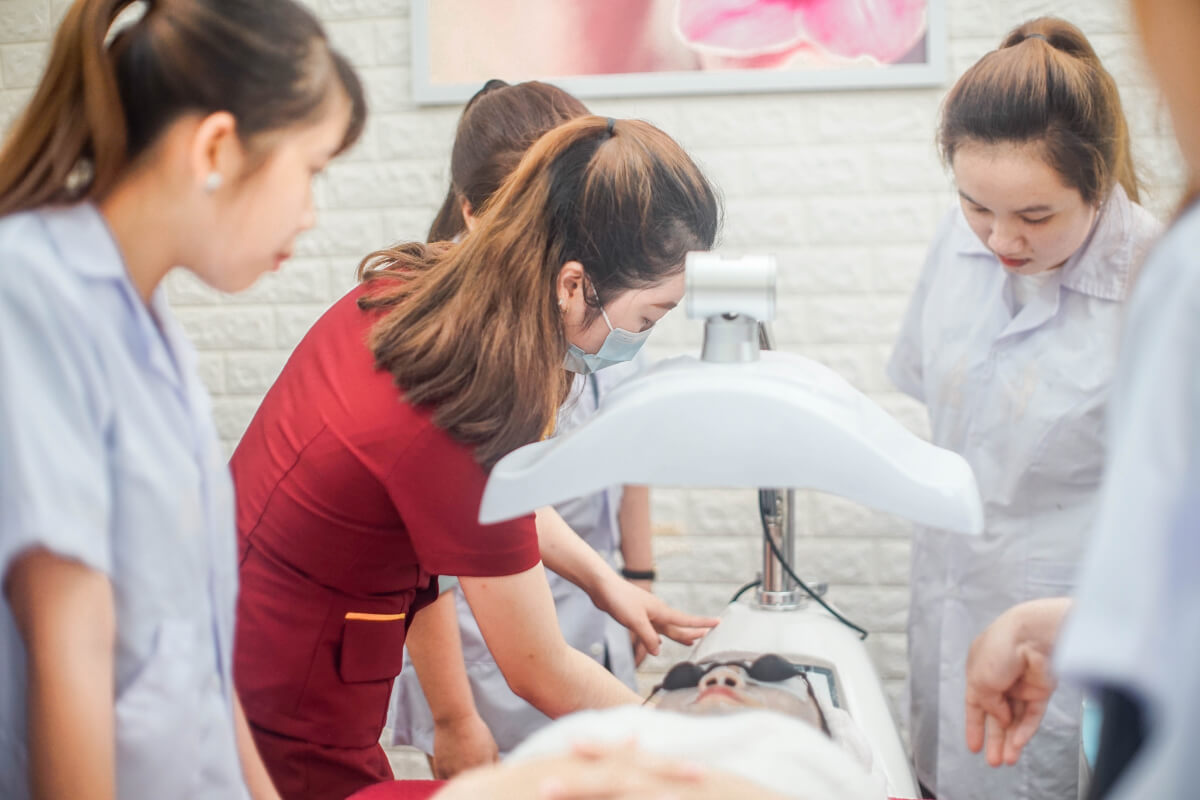 Top 7 Địa Chỉ Dạy Khóa Học Chăm Sóc Da Chuyên Nghiệp tại Đà Nẵng 1 khoa hoc cham soc da Da Nang 1