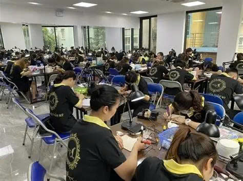 Top 7 Địa Chỉ Dạy Khóa Học Chăm Sóc Da Chuyên Nghiệp tại Đà Nẵng 4 khoa hoc cham soc da Da Nang 4