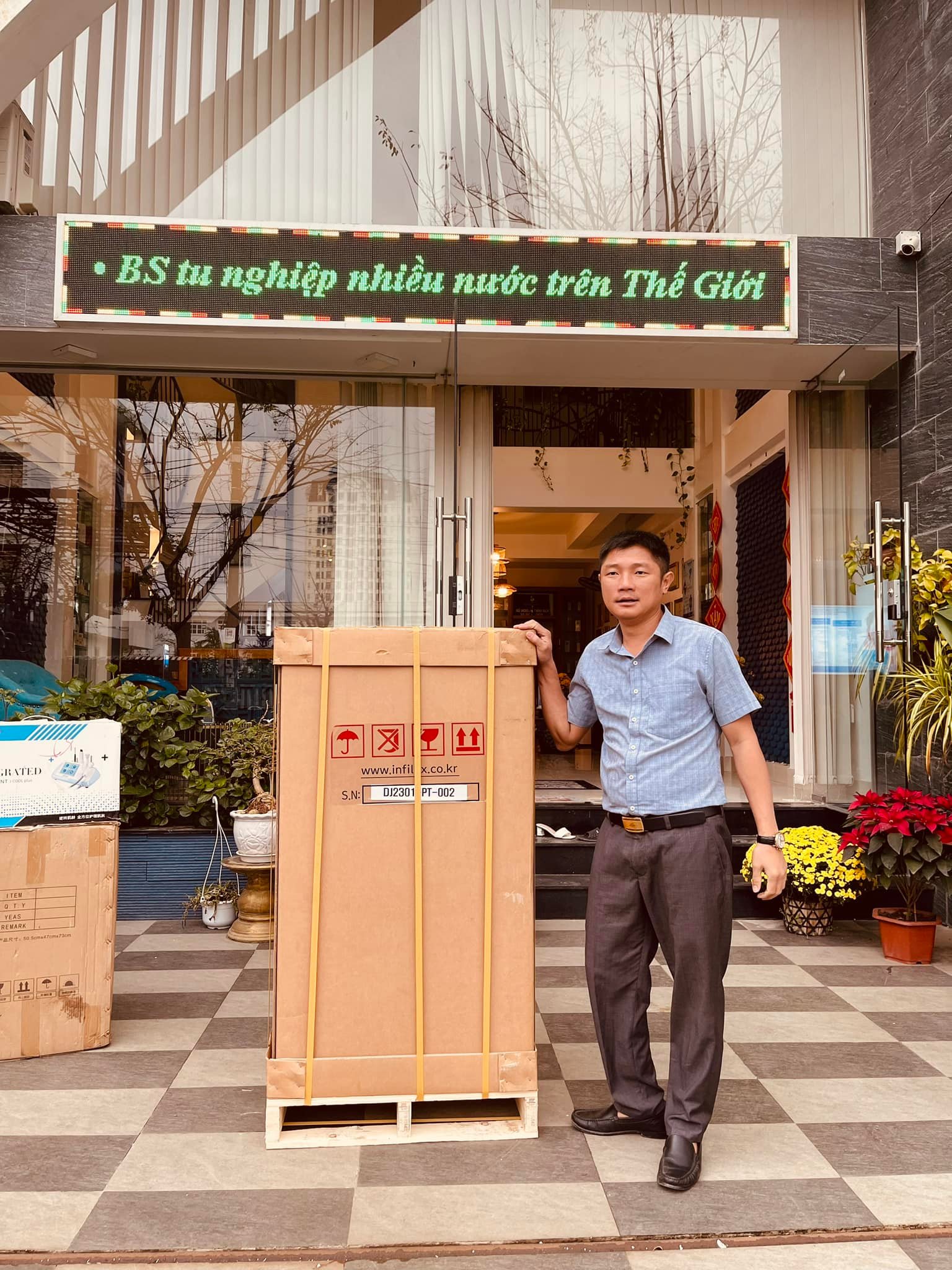 Chuyển giao máy Laser CO2 Fractional Pentagon Hàn Quốc ✅ | Phòng Khám Bleu De Huế & HPMED 4 Chuyển giao may laser co2 fractional pentagon cho Phòng Khám Bleu De Huế - 02