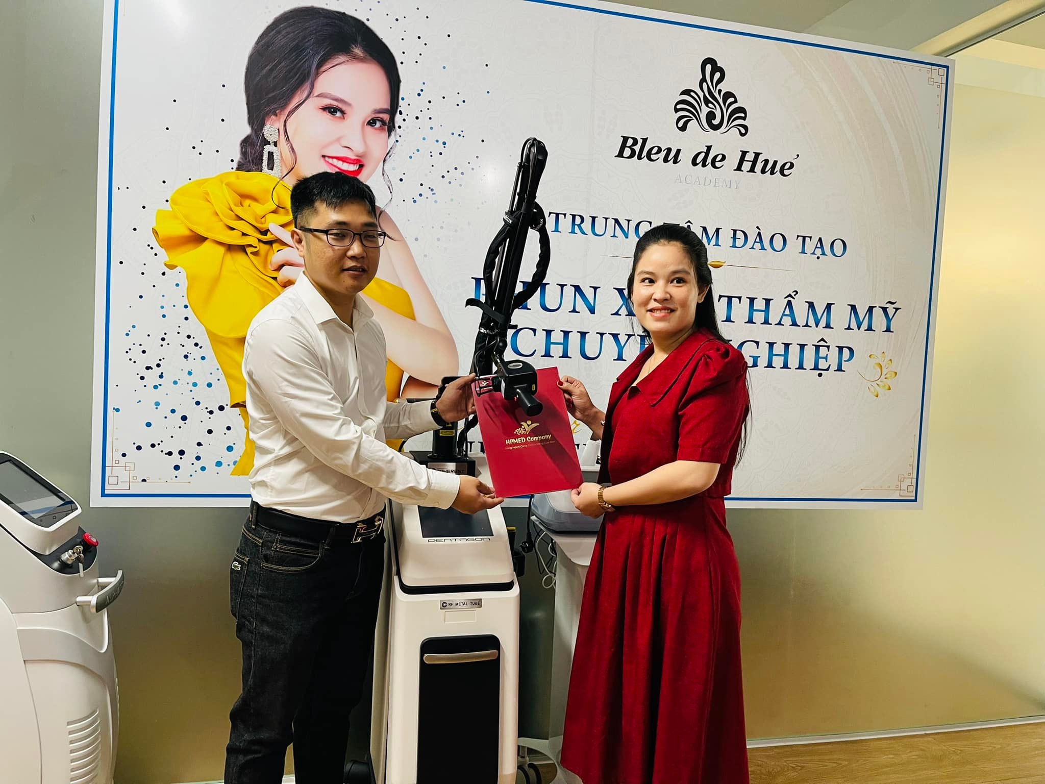 Chuyển giao máy Laser CO2 Fractional Pentagon Hàn Quốc ✅ | Phòng Khám Bleu De Huế & HPMED 1 Chuyển giao may laser co2 fractional pentagon cho Phòng Khám Bleu De Huế - 07