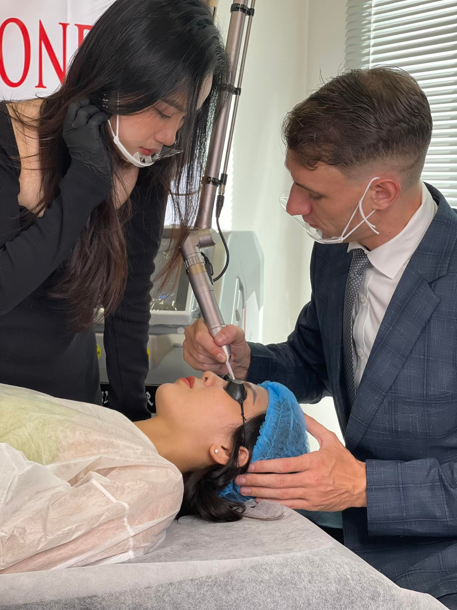 Chuyển giao máy Laser Picoseconds cho Master Thảo Trần ✅ | HPMED 3 hpmed chuyển giao máy laser picoseconds cho master phun xăm Thảo Trần - 02