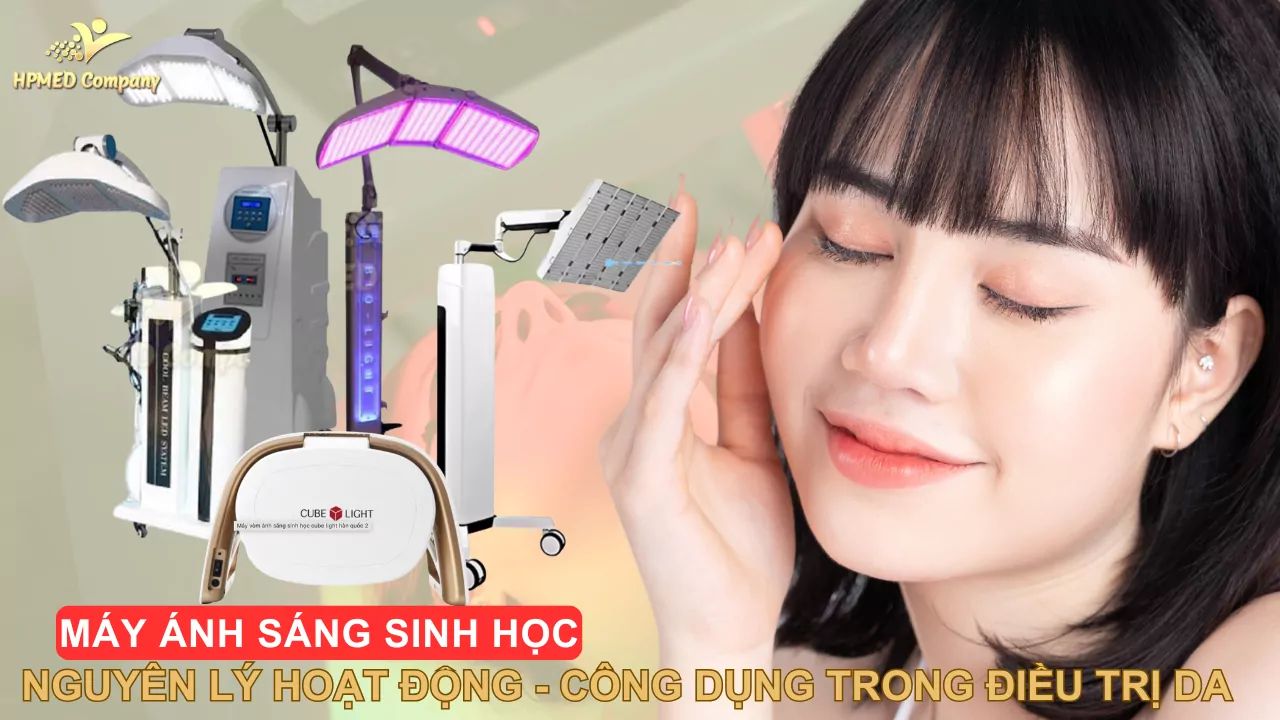 Máy ánh sáng sinh học Cube Light và các thiết bị trị liệu da cạnh gương mặt nữ giới da sáng mịn