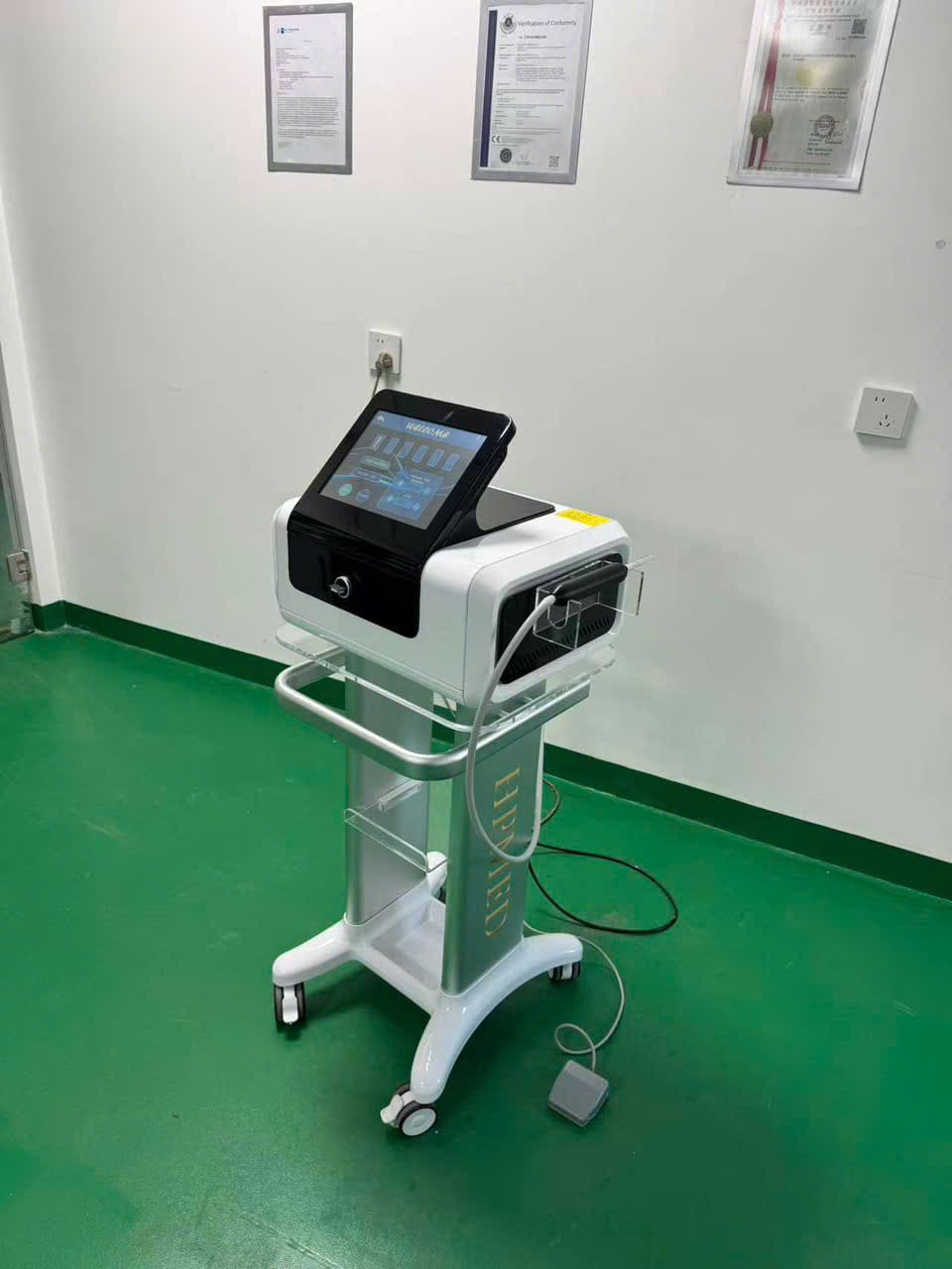 Máy Plasma Cold – Công Nghệ Plasma Lạnh Chăm Sóc Da Chuyên Sâu