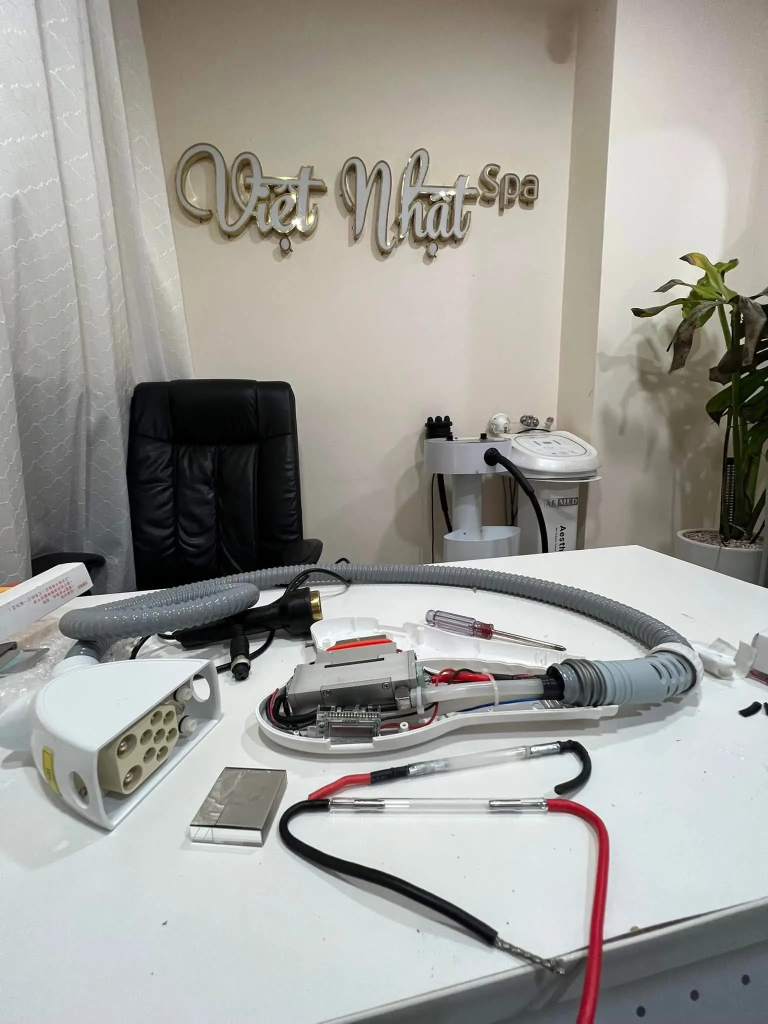 thay xung máy triệt lông