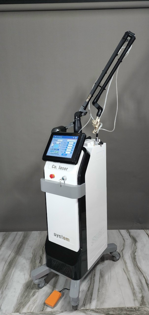 Máy cắt đốt laser co2