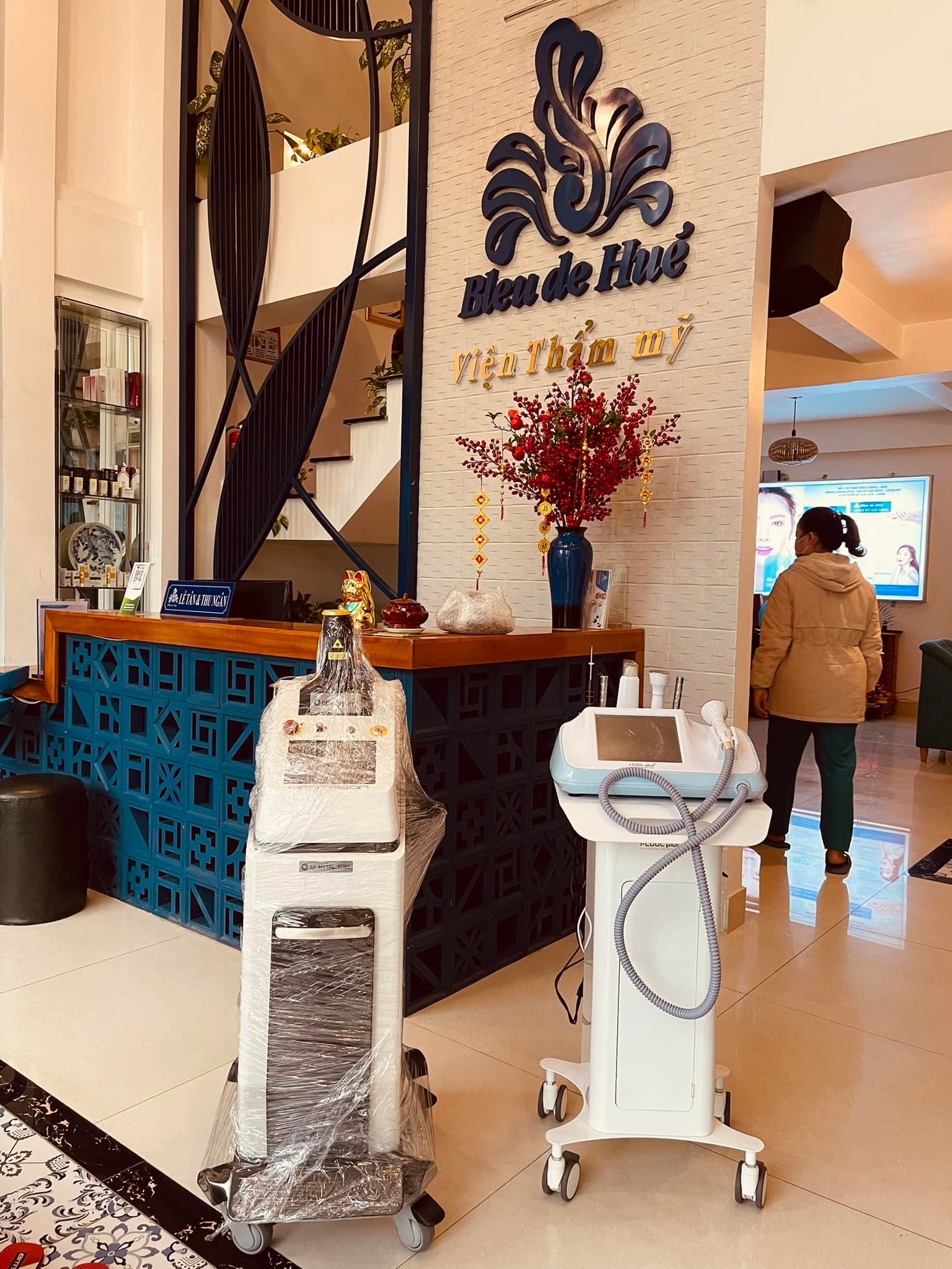 Chuyển giao máy Laser CO2 Fractional Pentagon Hàn Quốc ✅ | Phòng Khám Bleu De Huế & HPMED 6 Chuyển giao may laser co2 fractional pentagon cho Phòng Khám Bleu De Huế - 03