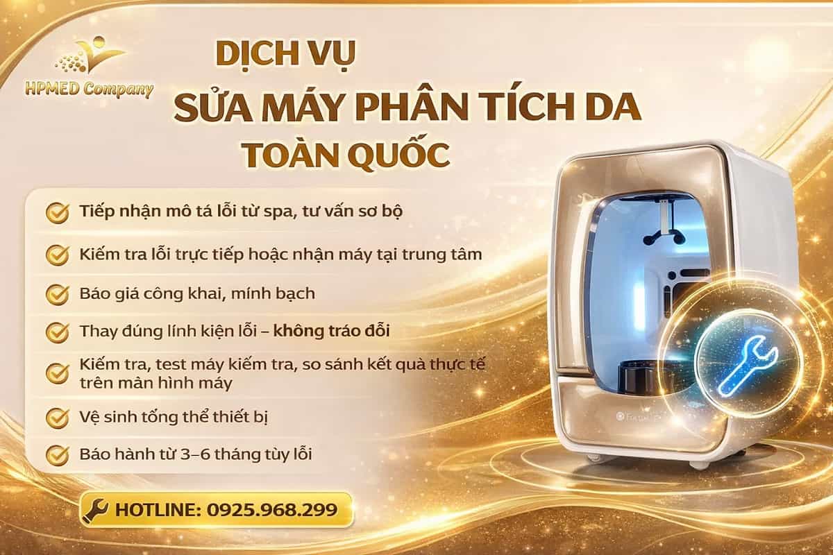Kỹ thuật viên HPMED đang kiểm tra thấu kính và sửa máy phân tích da Smart Mirror chuyên sâu cho khách hàng tại Hà Nội