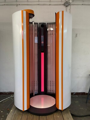 Mẫu máy tanning đứng ergoline essence 440 máy tắm nâu chính ngạch tại HPMED