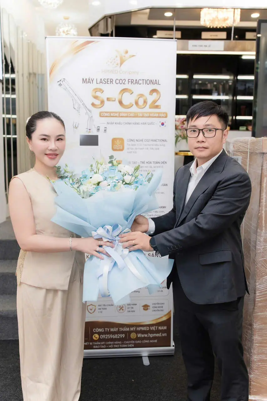 Lễ chuyển giao máy S-CO2 giữa HPMED và AKINA