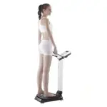 Khách hàng đo và phân tích thành phần cơ thể bằng máy InBody 260S