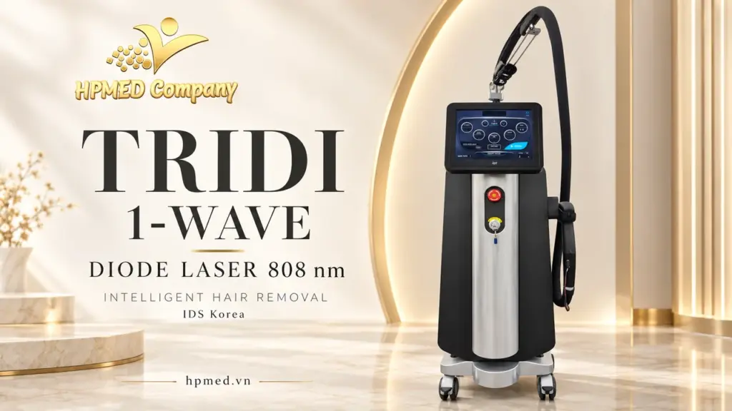 Máy TRIDI 1-Wave IDS diode laser 808 nm thân đen bạc, màn hình cảm ứng và tay cầm bên phải trong thiết kế HPMED