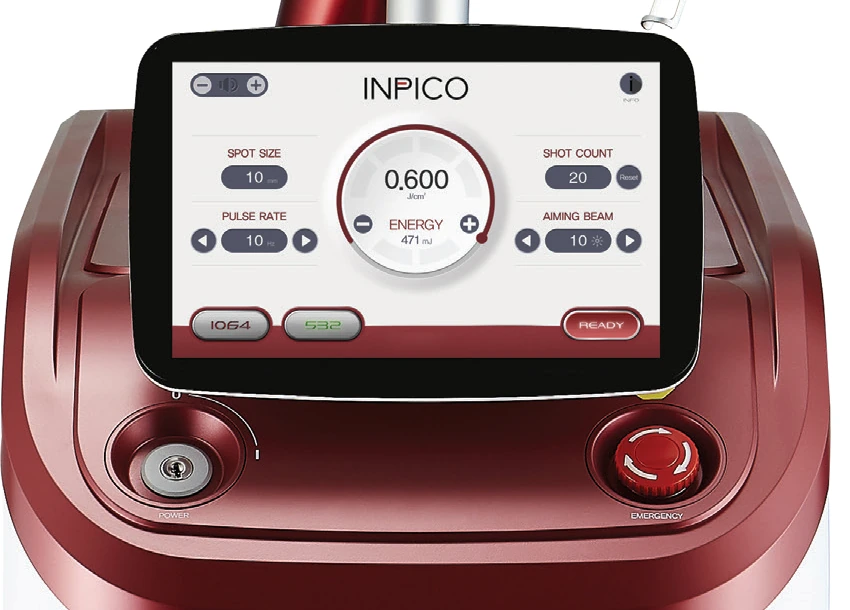 Máy Laser Pico INPICO Hàn Quốc – Xung 300 ps 4 Màn hình cảm ứng INPICO cùng khóa nguồn và nút dừng khẩn cấp trên bảng điều khiển đỏ