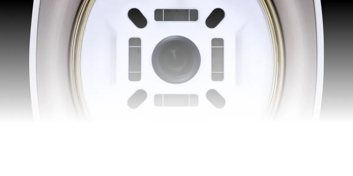 Cận cảnh camera và các cụm nguồn sáng trong khoang chụp JANUS Pro Sunlike