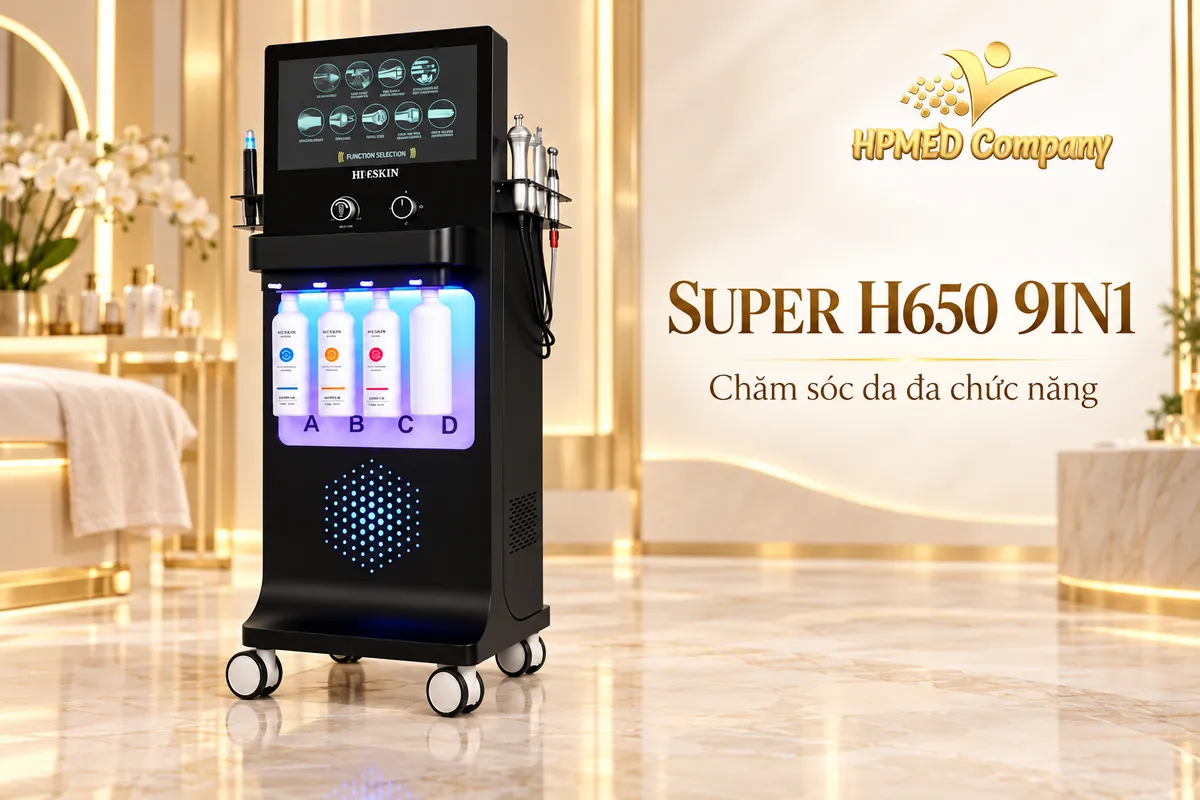 Máy chăm sóc da Super H650 9in1 màu đen với các tay cầm và bình dung dịch tại HPMED